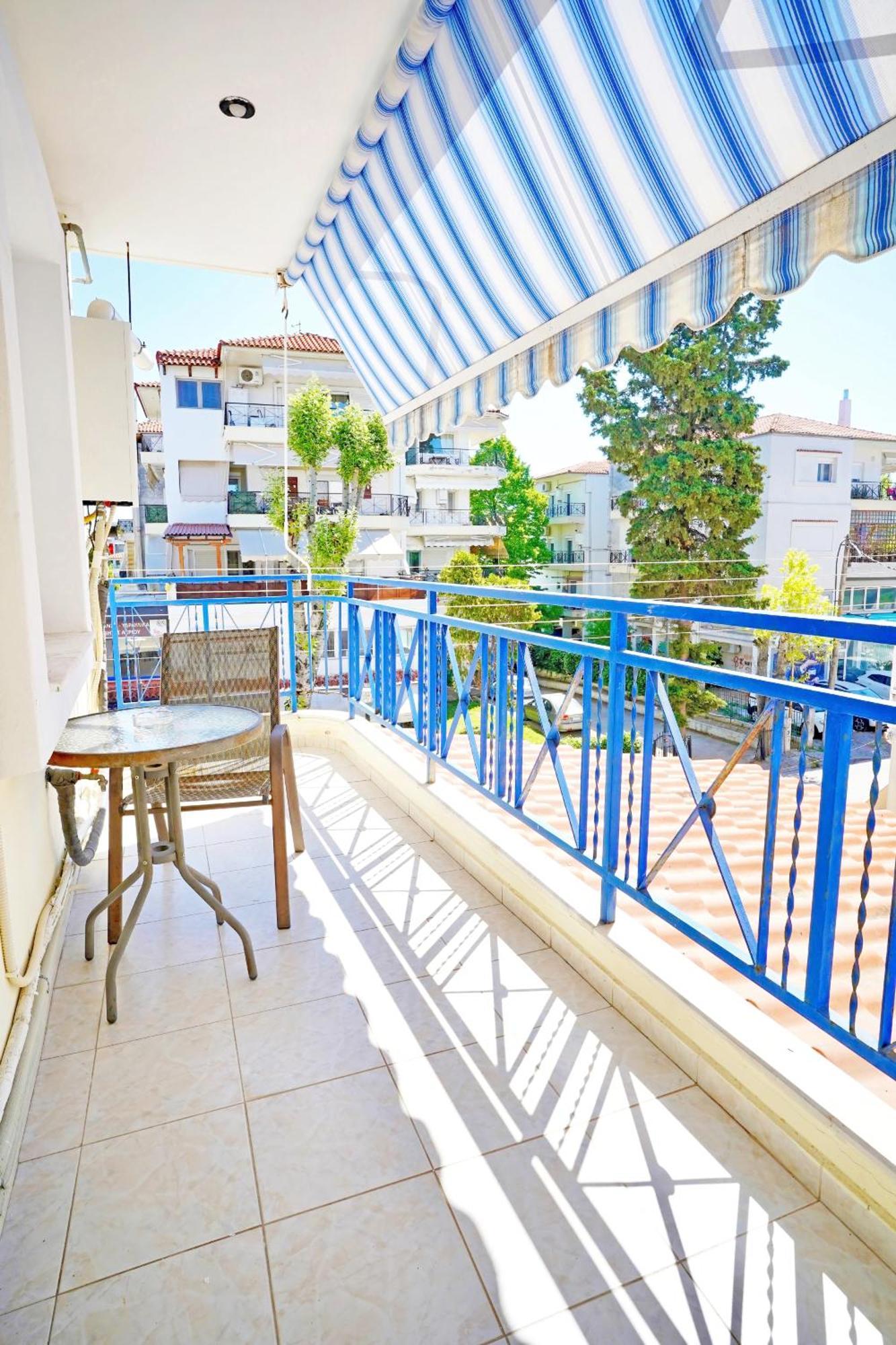Lovely And Sunny 300m From Beach!! *