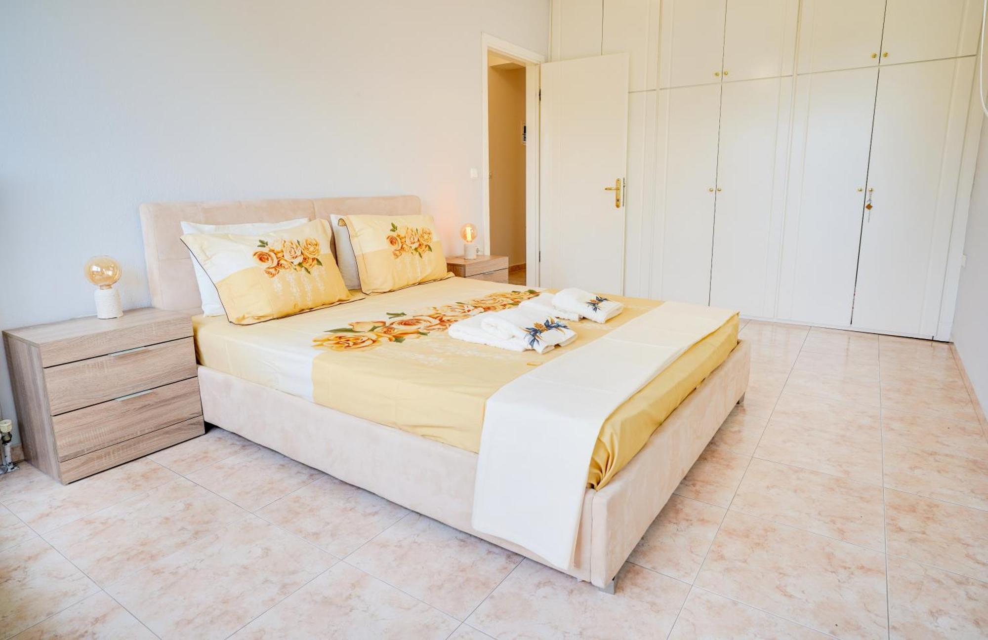Lovely And Sunny 300m From Beach!! Peraia (Thessaloniki)