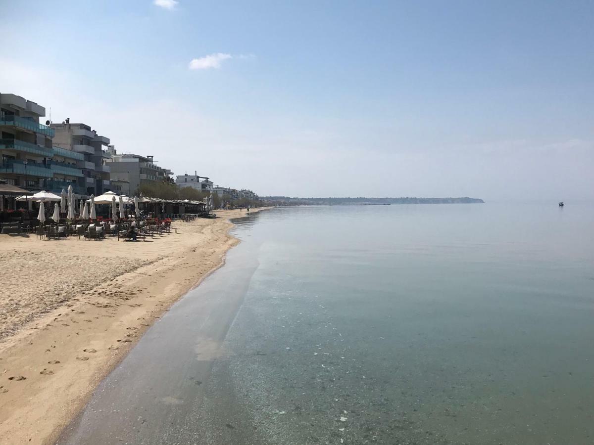 Lovely And Sunny 300m From Beach!! *
